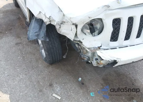 2016 Jeep Patriot Latitude z USA, uszkodzony, nr VIN 1C4NJRFB0GD696880